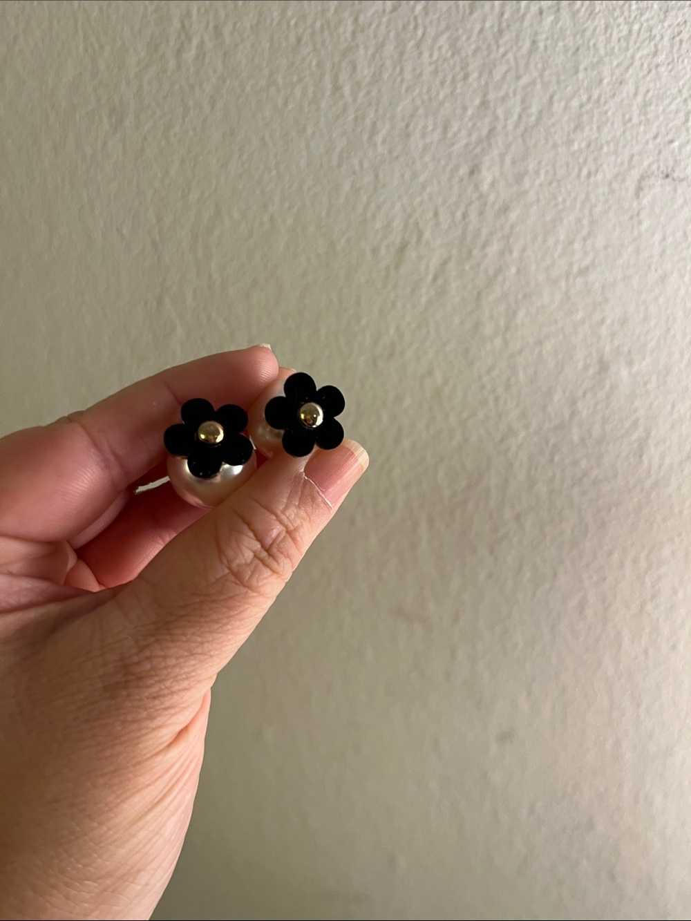 Black Flower Pearl Back Stud Earrings